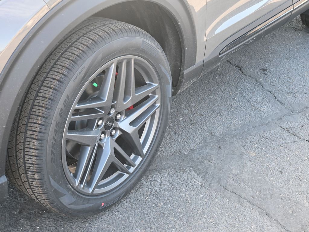 New 2026 Ford Explorer ST-Line w/ ST-Line Street Pack image 12
