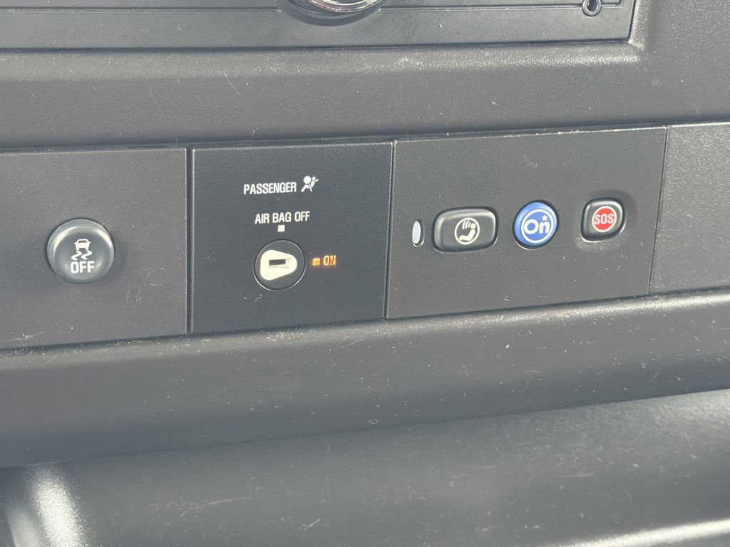 Used 2024 GMC Savana 2500 w/ Driver Convenience Package image 6