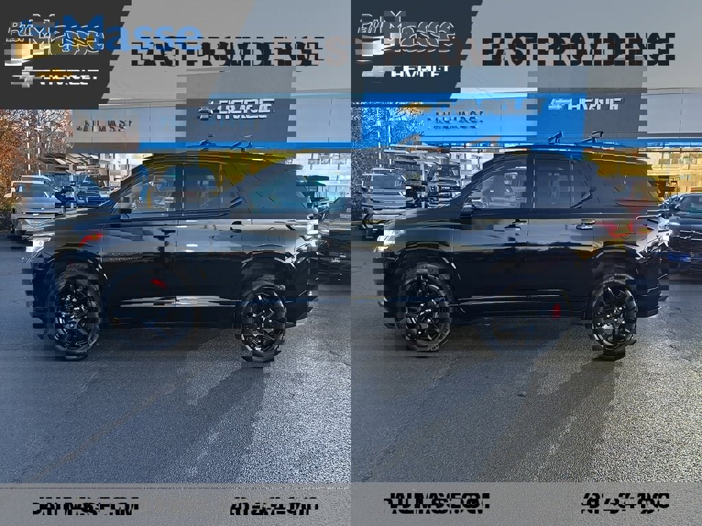 Used 2021 Chevrolet Traverse Premier w/ Redline Edition image 4