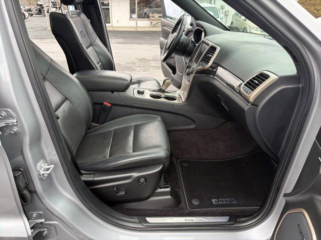Used 2017 Jeep Grand Cherokee Overland image 22