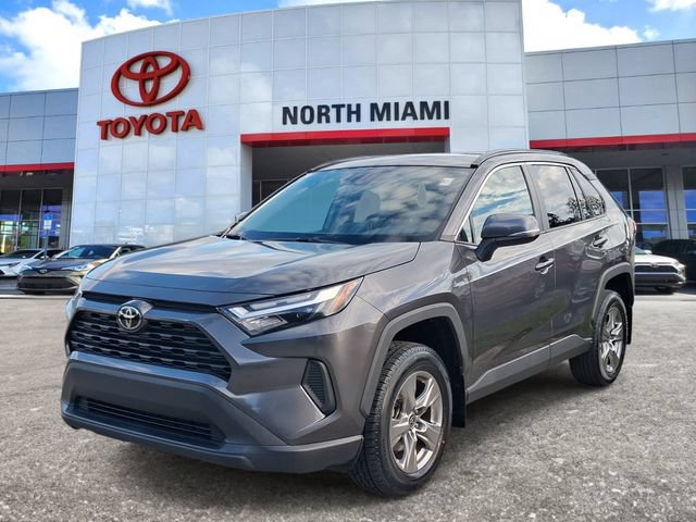Used 2024 Toyota RAV4 XLE FWD image 2