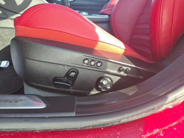 Used 2024 Alfa Romeo Giulia Veloce image 16