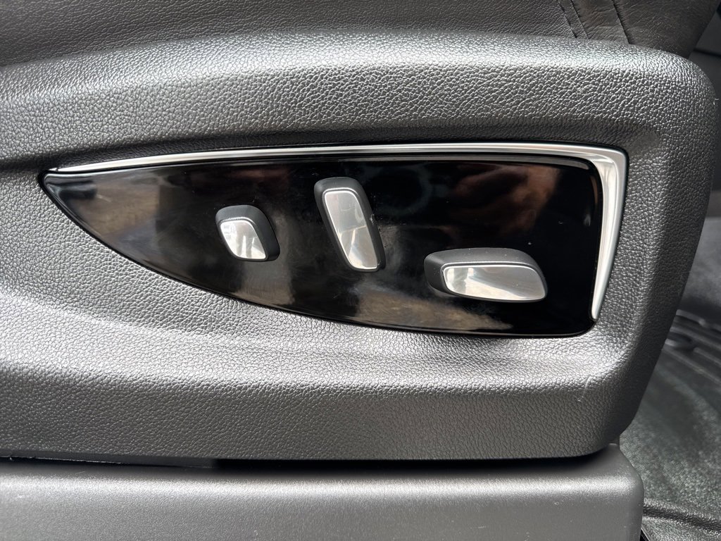 Used 2020 Cadillac Escalade Premium Luxury image 33