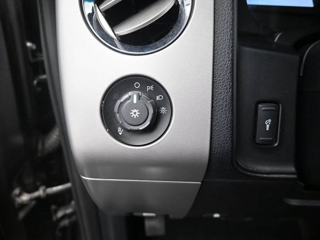 Used 2017 Ford Expedition EL XLT w/ Equipment Group 202A image 12