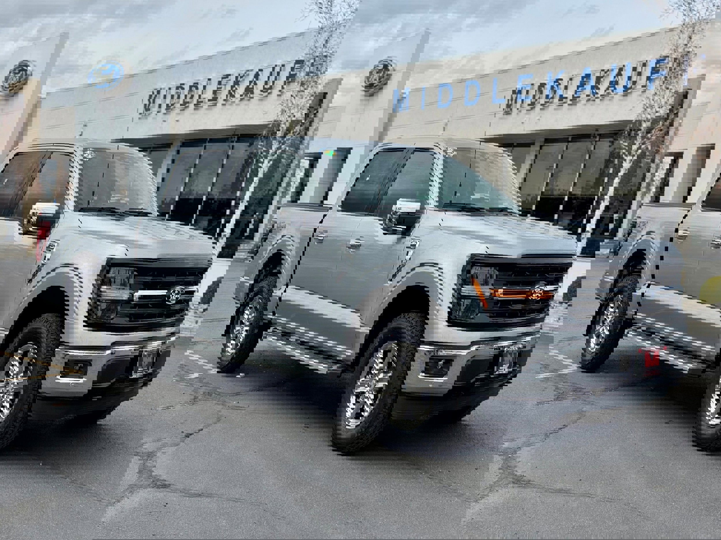 New 2025 Ford F150 XLT w/ Equipment Group 302A MID