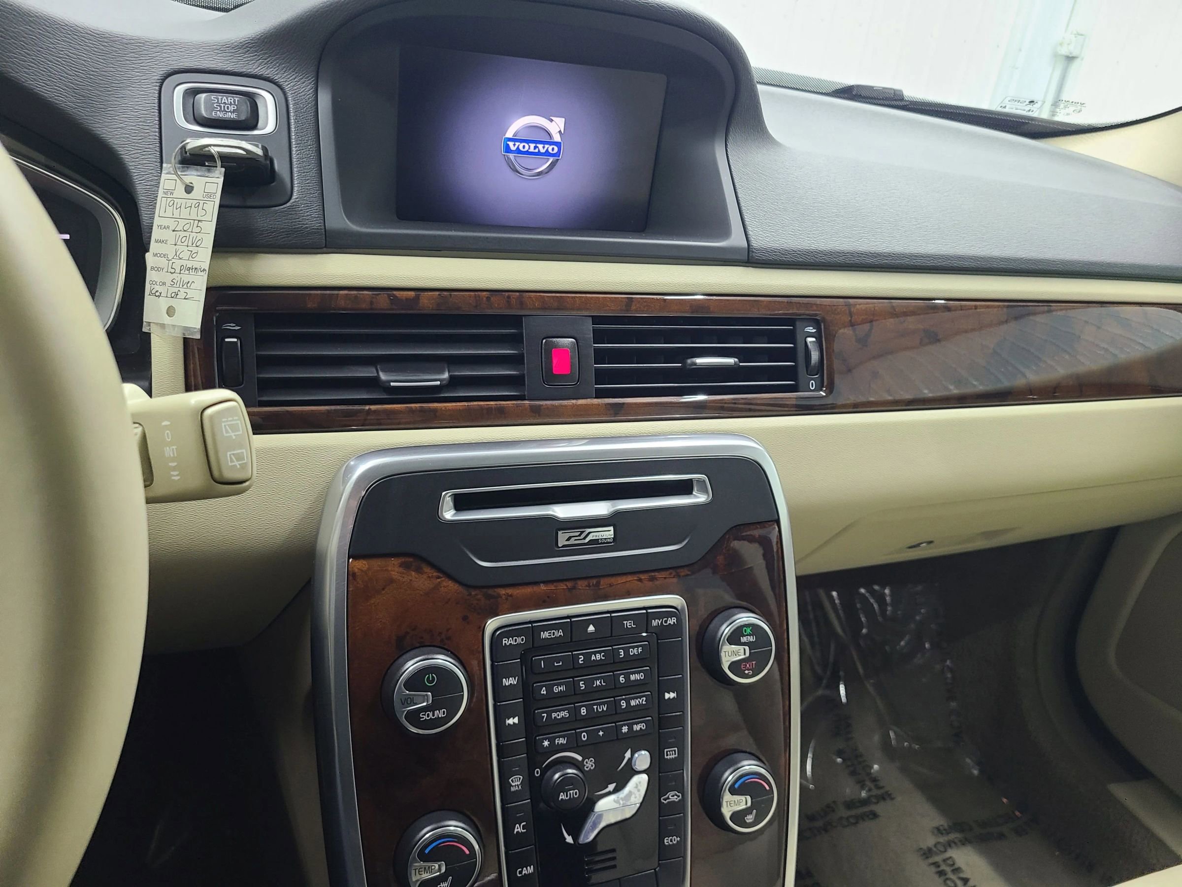 Used 2015 Volvo XC70 T5 Platinum image 26