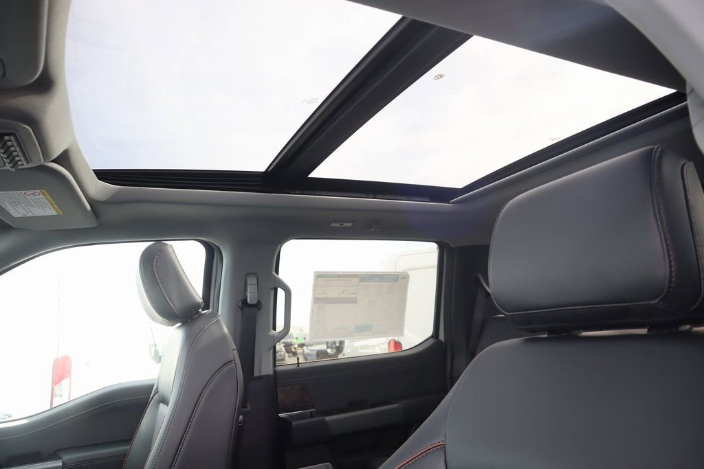 New 2026 Ford F250 Lariat w/ Black Appearance Package image 16