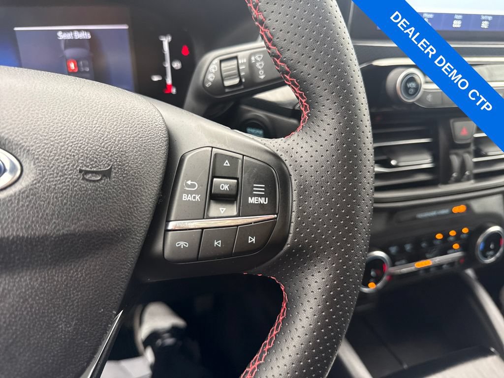 Used 2025 Ford Escape ST-Line Select AWD/4WD image 31