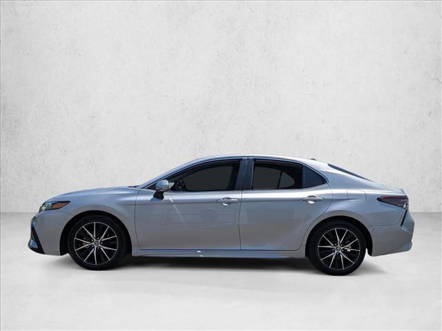 Used 2023 Toyota Camry SE image 3