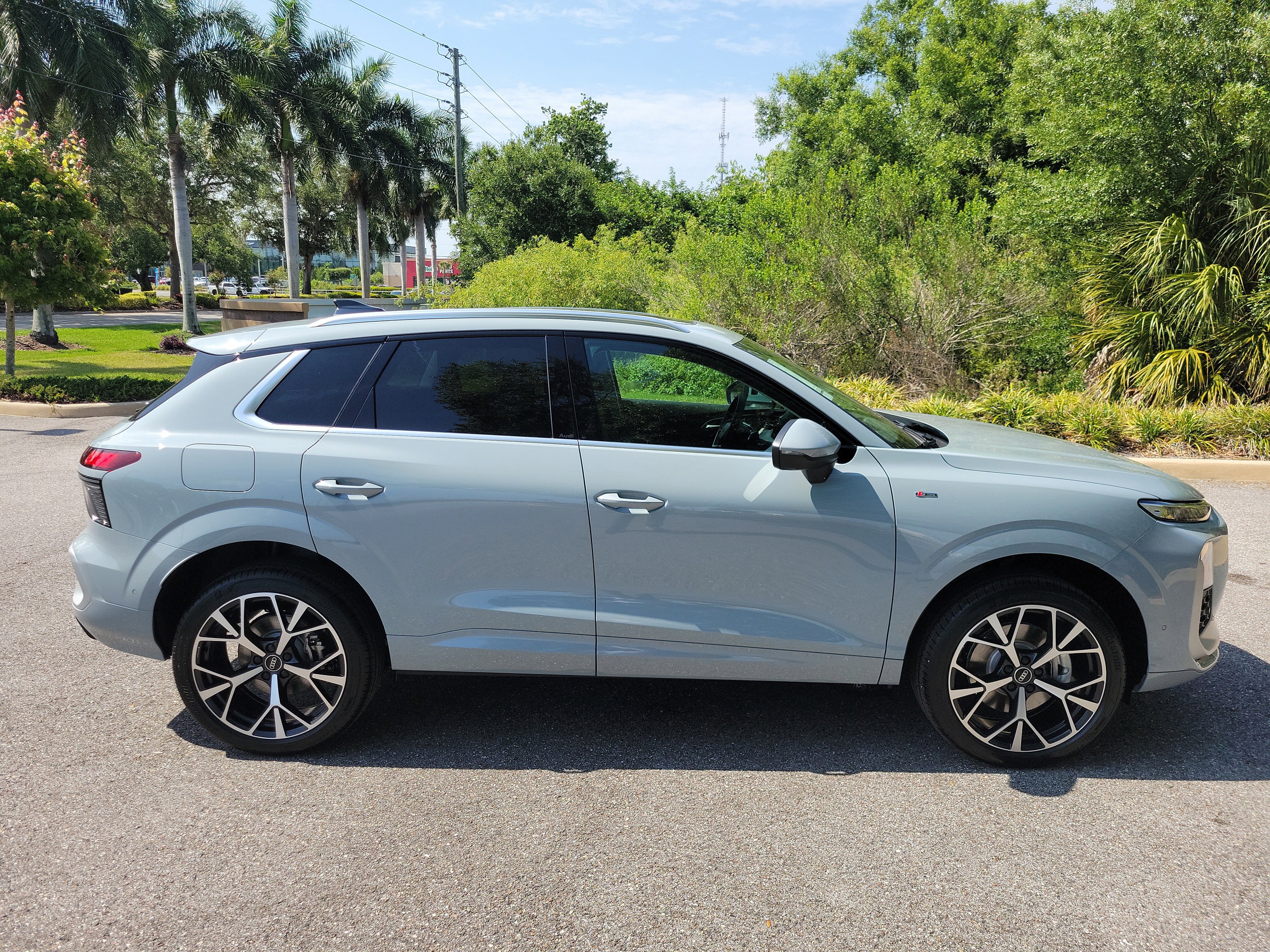 New 2026 Audi Q3 quattro 2.0T AWD/4WD image 3