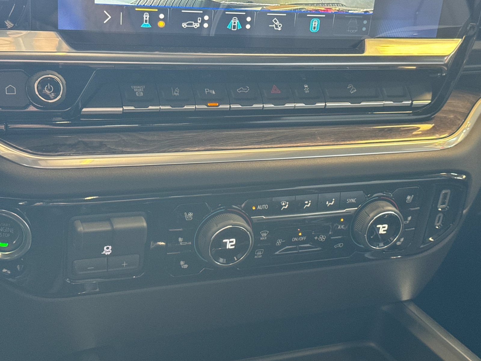 New 2026 Chevrolet Silverado 2500 LTZ w/ LTZ Premium Package AWD/4WD image 24