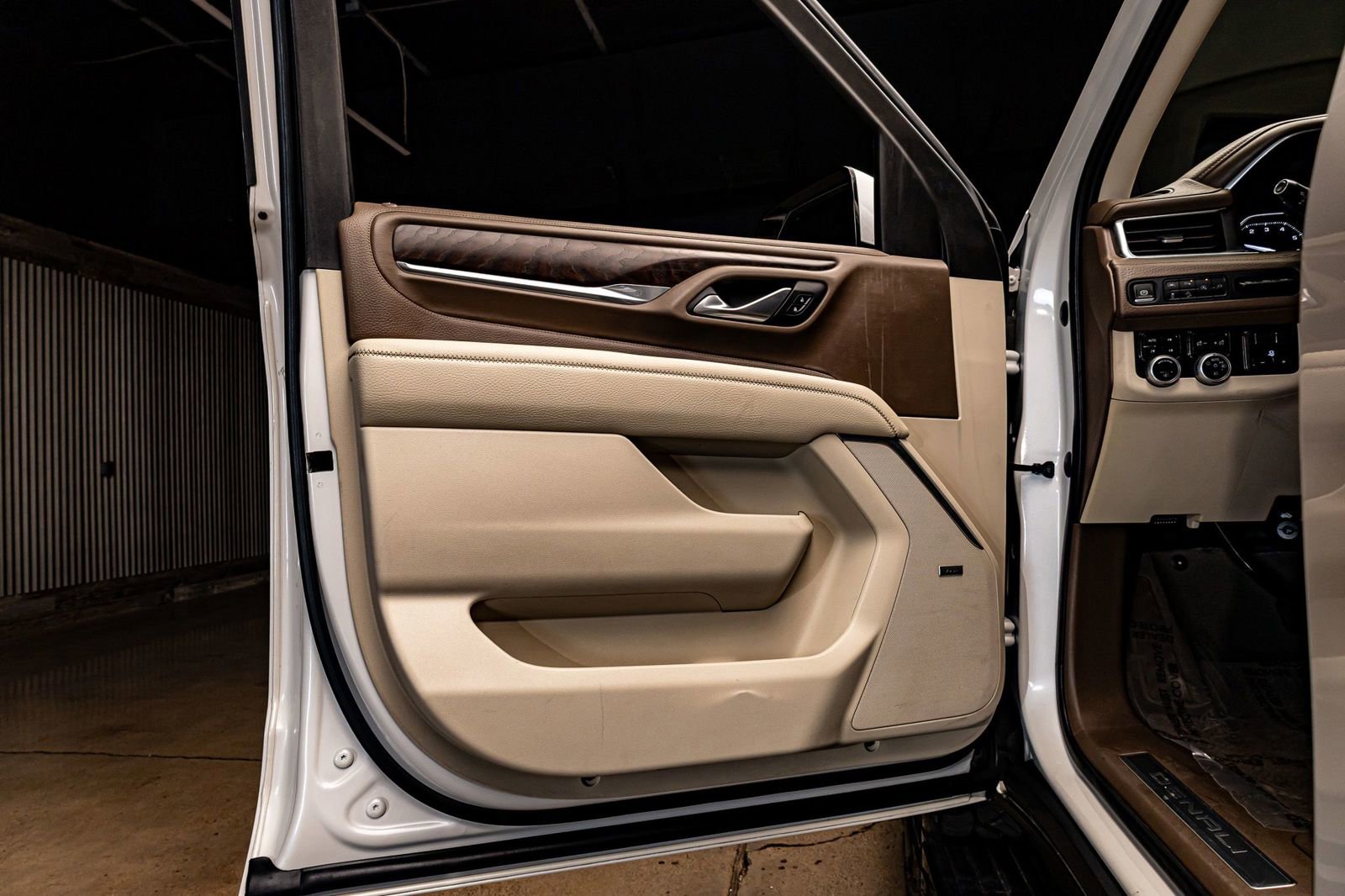 Used 2021 GMC Yukon XL Denali w/ Denali Ultimate Package image 29