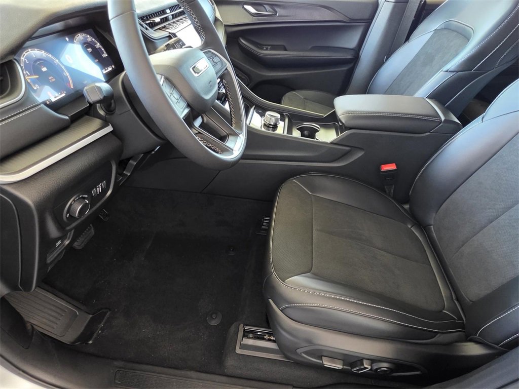 New 2025 Jeep Grand Cherokee L Altitude image 6