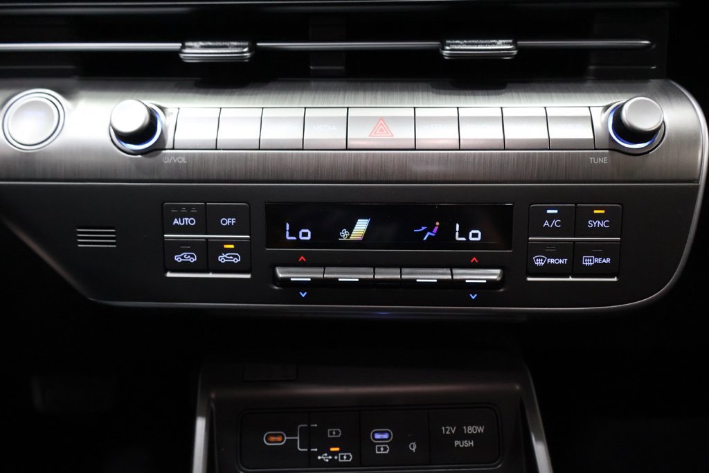 Used 2024 Hyundai Kona SEL w/ Convenience Package FWD image 24