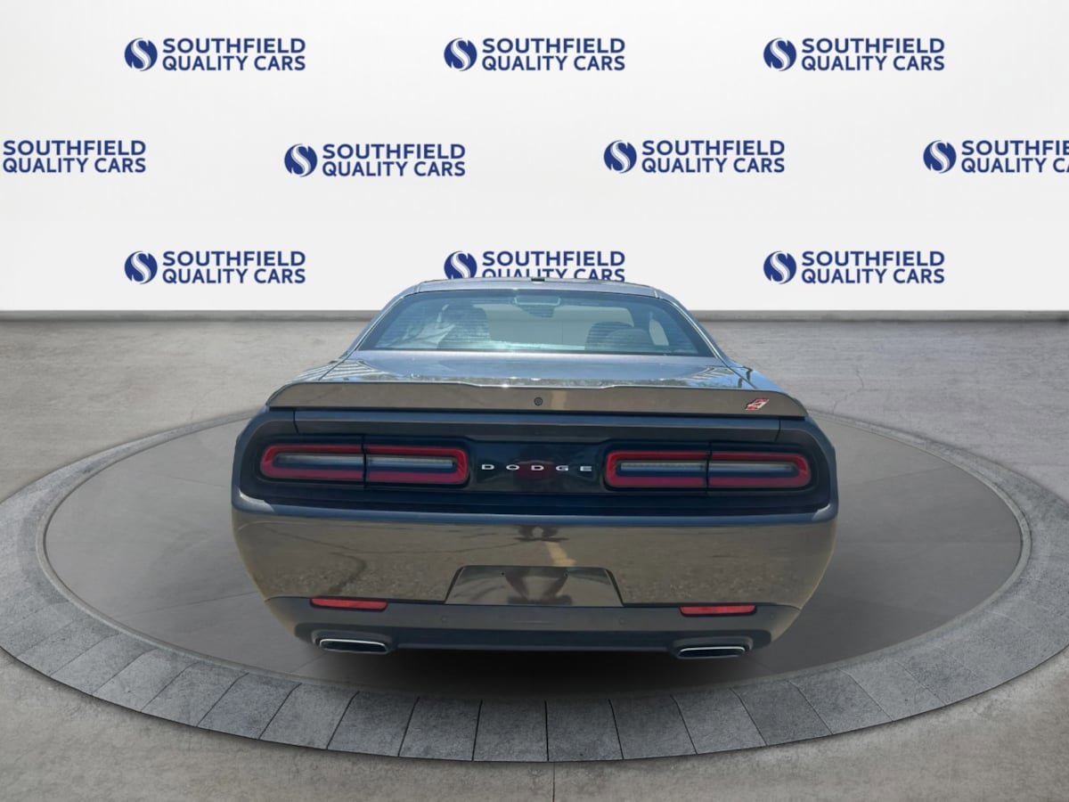 Used 2022 Dodge Challenger GT AWD/4WD image 5