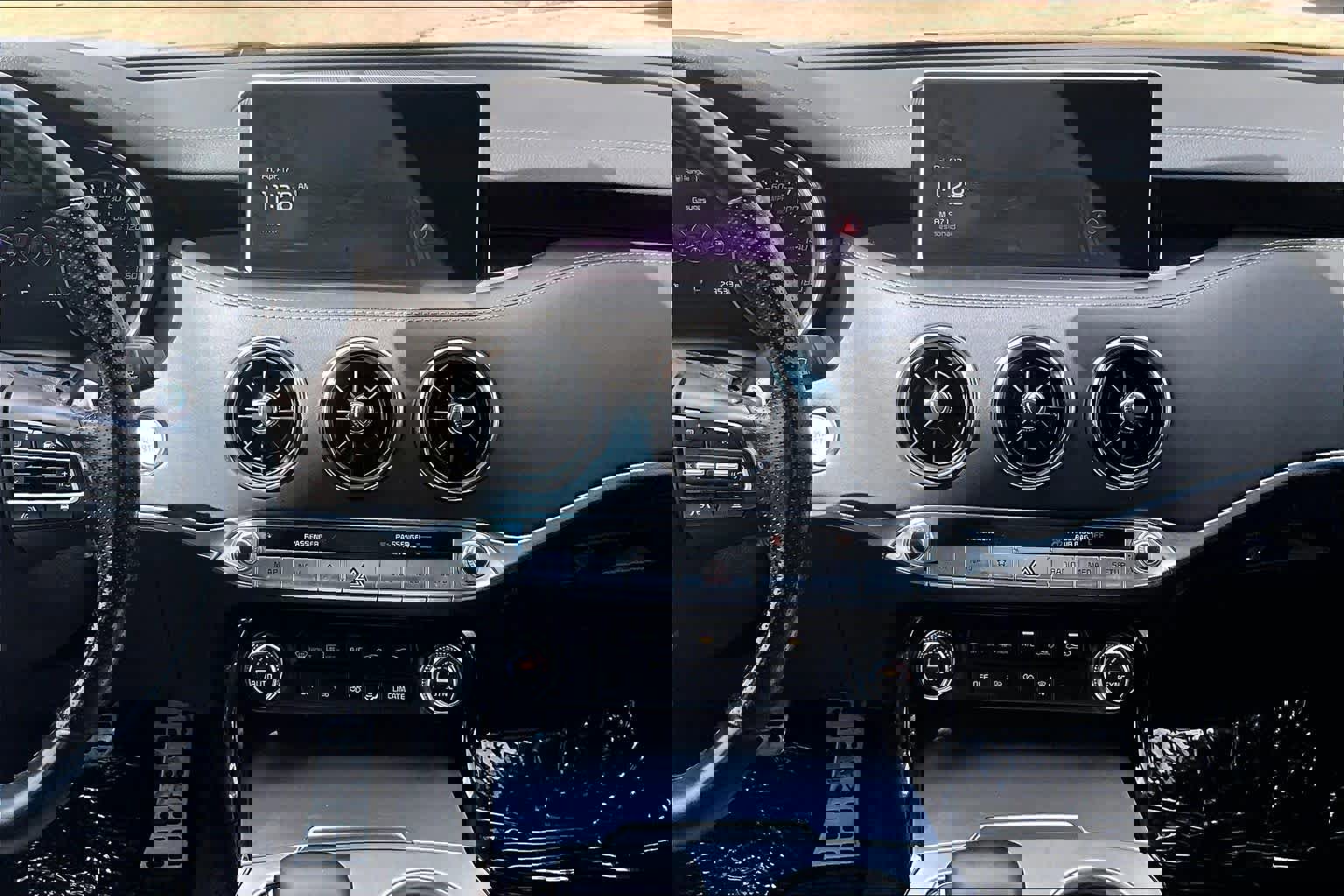 Used 2023 Kia Stinger GT2 image 7