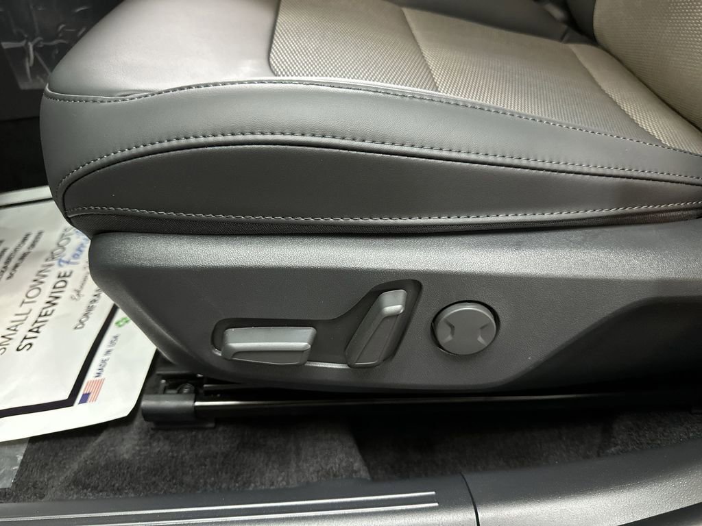 New 2026 Kia Niro Wind FWD image 4