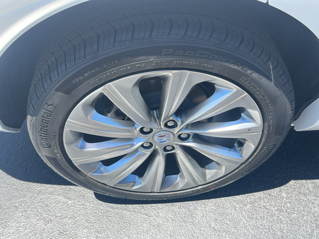 Used 2025 Buick Envista Avenir FWD image 40