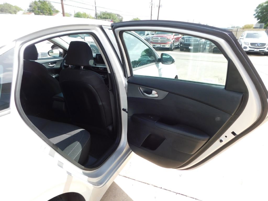 Used 2019 Kia Forte LXS image 36