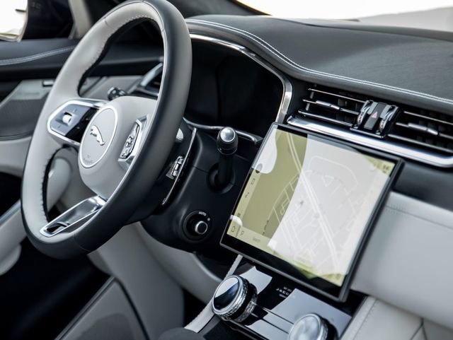 New 2025 Jaguar F-PACE R-Dynamic S image 29
