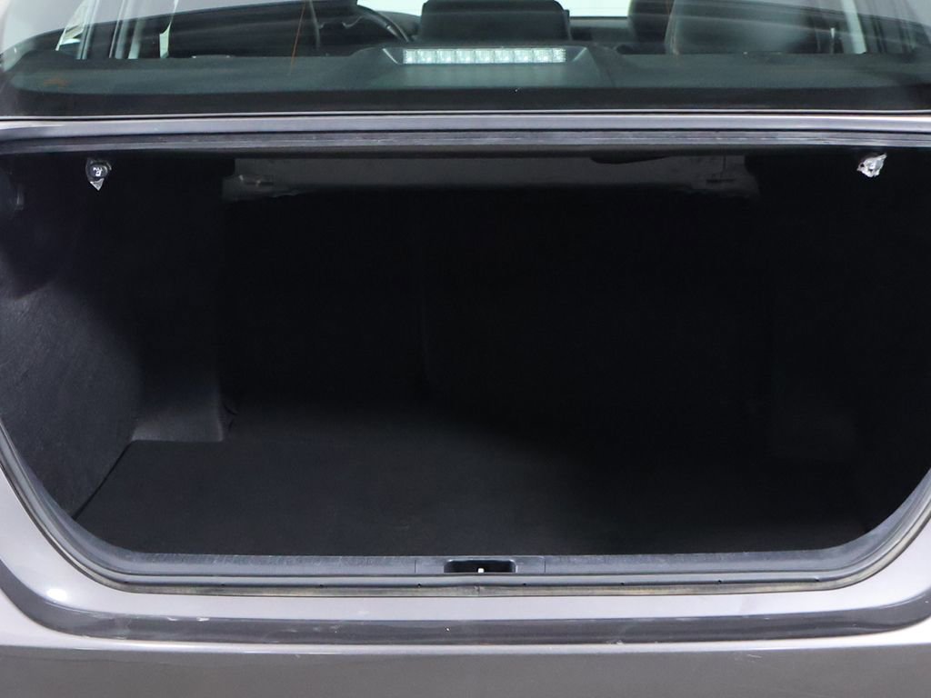 Used 2023 Toyota Camry XSE FWD image 17