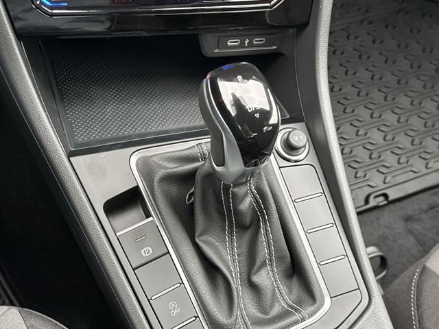 Used 2025 Volkswagen Jetta Sport image 15