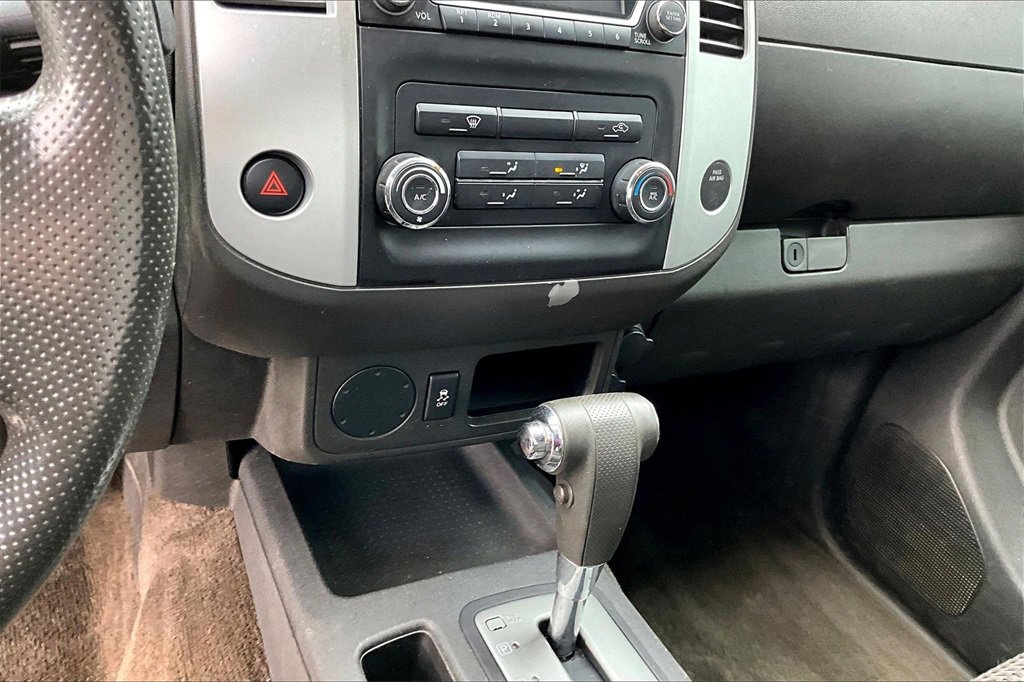 Used 2015 Nissan Frontier SV image 32