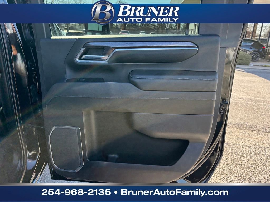 Used 2024 Chevrolet Silverado 3500 LTZ w/ LTZ Convenience Package image 17