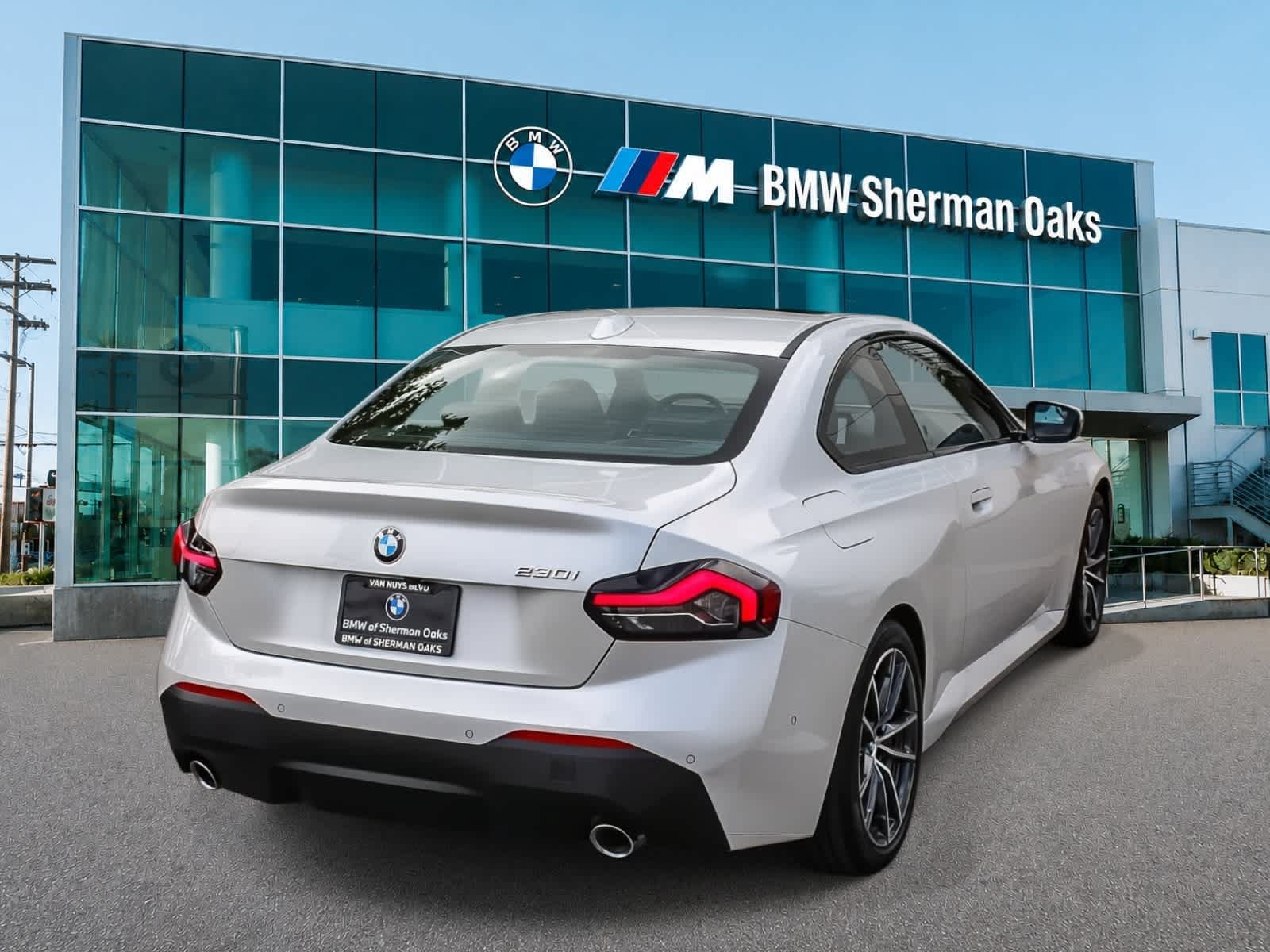 Used 2026 BMW 230i Coupe w/ Premium Package RWD image 4