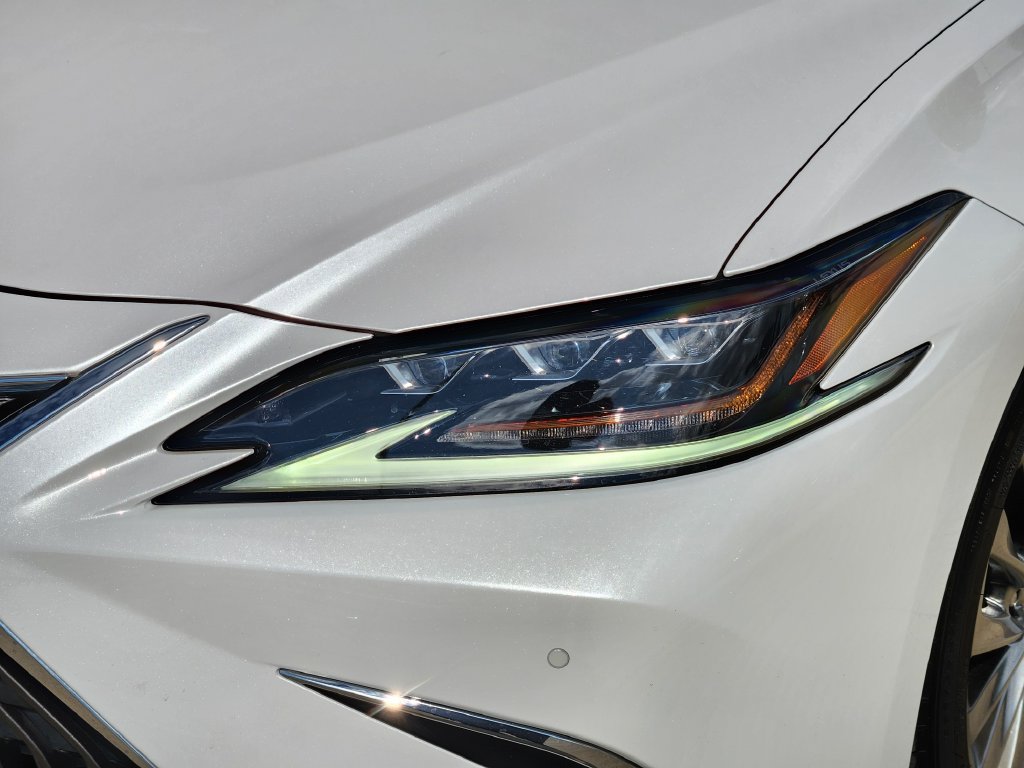 Used 2019 Lexus ES 350 Ultra Luxury w/ Accessory Package 2 FWD image 9