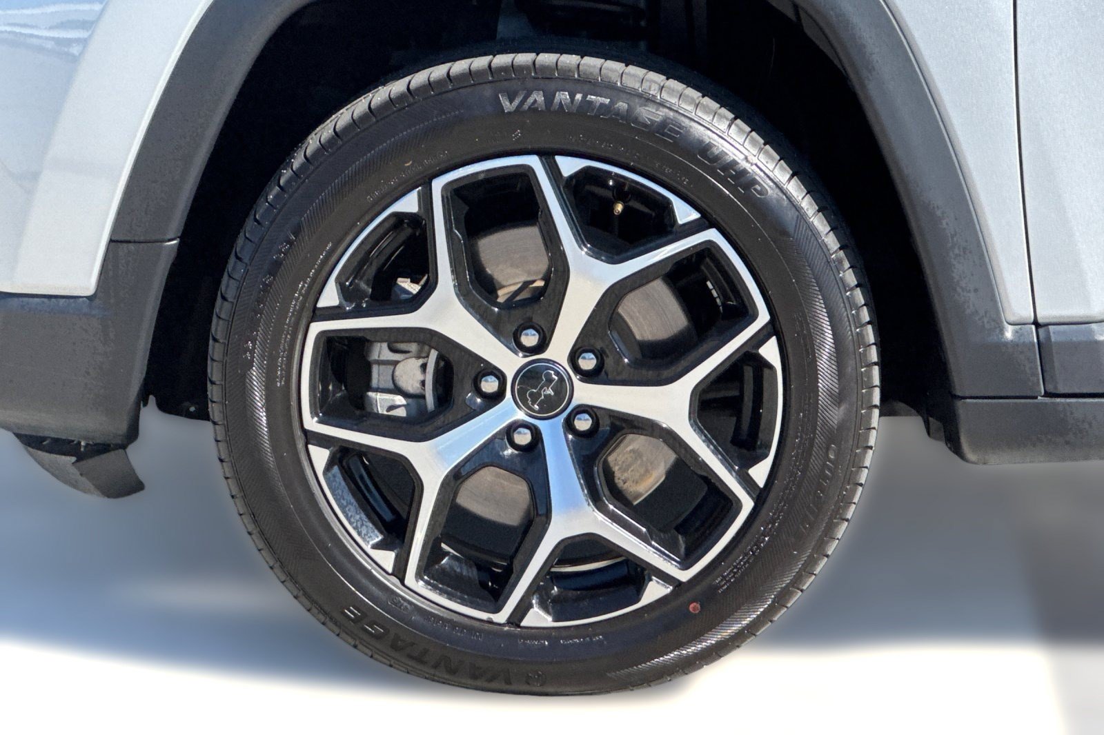 Used 2025 Jeep Compass Limited AWD/4WD image 12