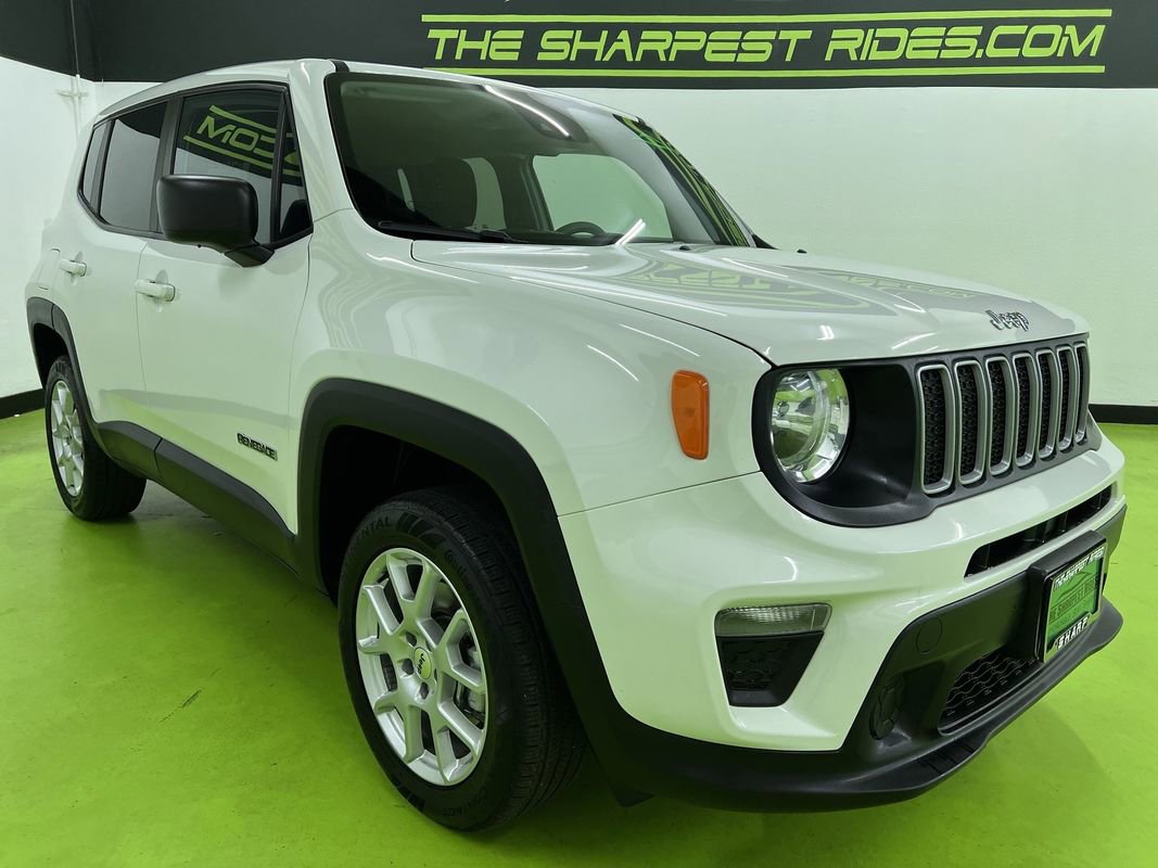 Used 2023 Jeep Renegade Latitude AWD/4WD image 2