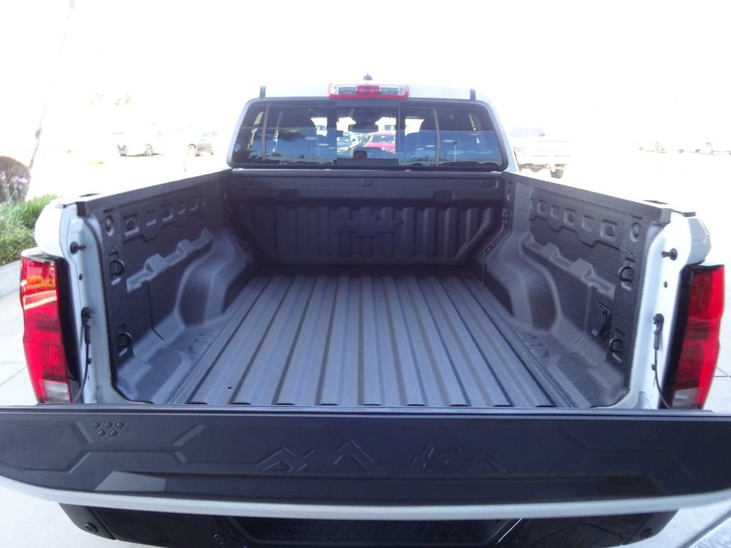 New 2026 Chevrolet Colorado ZR2 w/ Technology Package AWD/4WD image 7