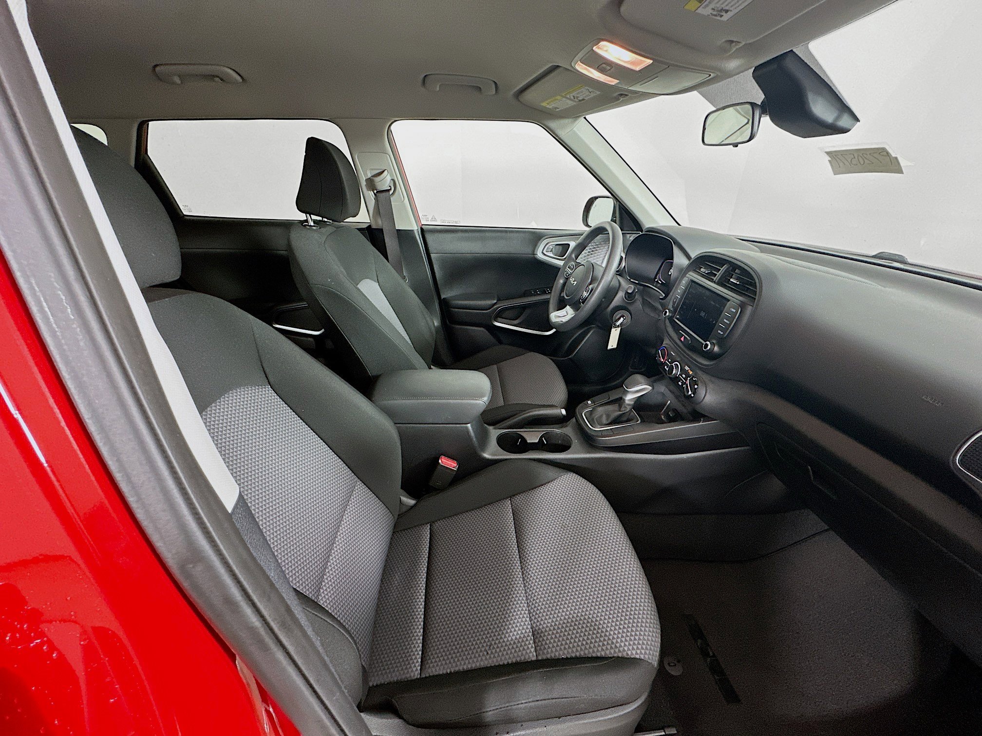 Used 2023 Kia Soul LX w/ LX Technology Package image 32