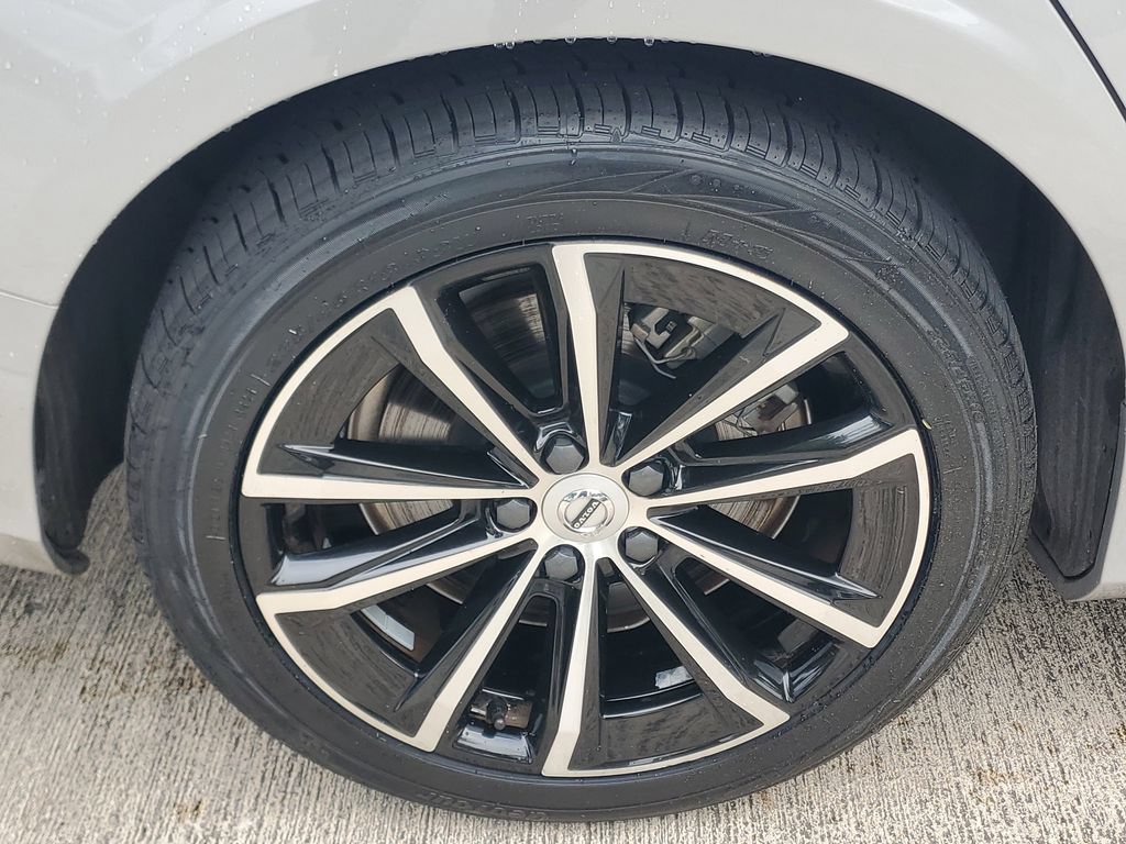 Certified 2023 Volvo S60 T8 Plus AWD/4WD image 7