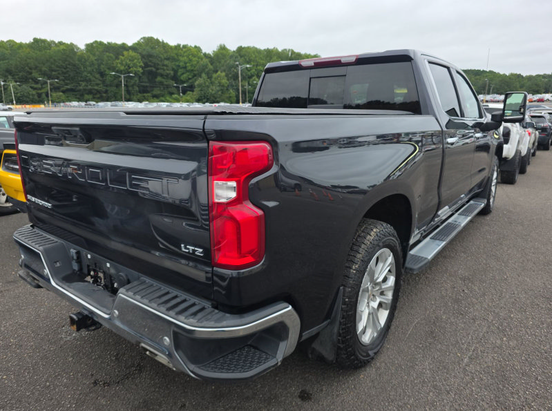 Used 2024 Chevrolet Silverado 1500 LTZ AWD/4WD image 3