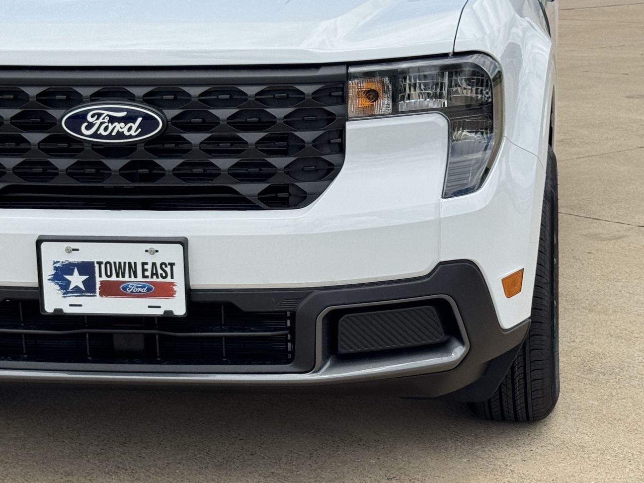 New 2026 Ford Maverick XLT w/ XLT Luxury Package FWD image 9
