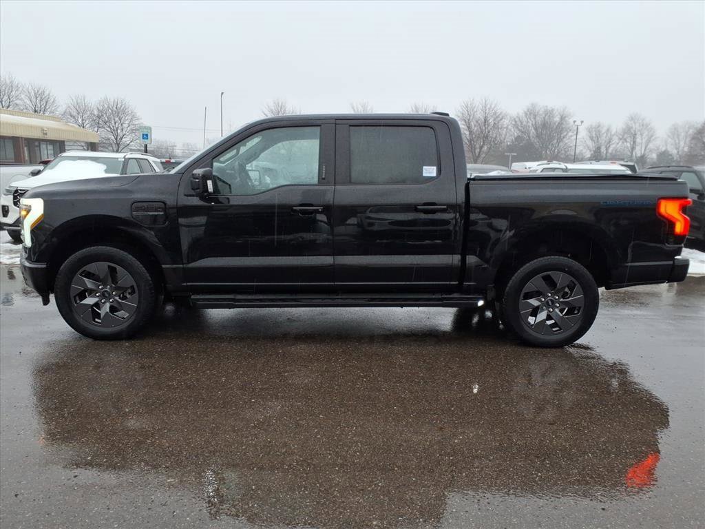 Used 2023 Ford F150 Lightning Lariat image 2