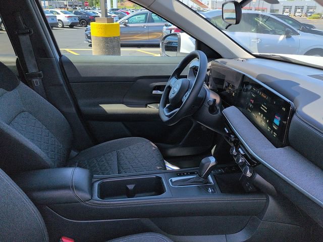 Used 2025 Nissan Kicks SV AWD/4WD image 10