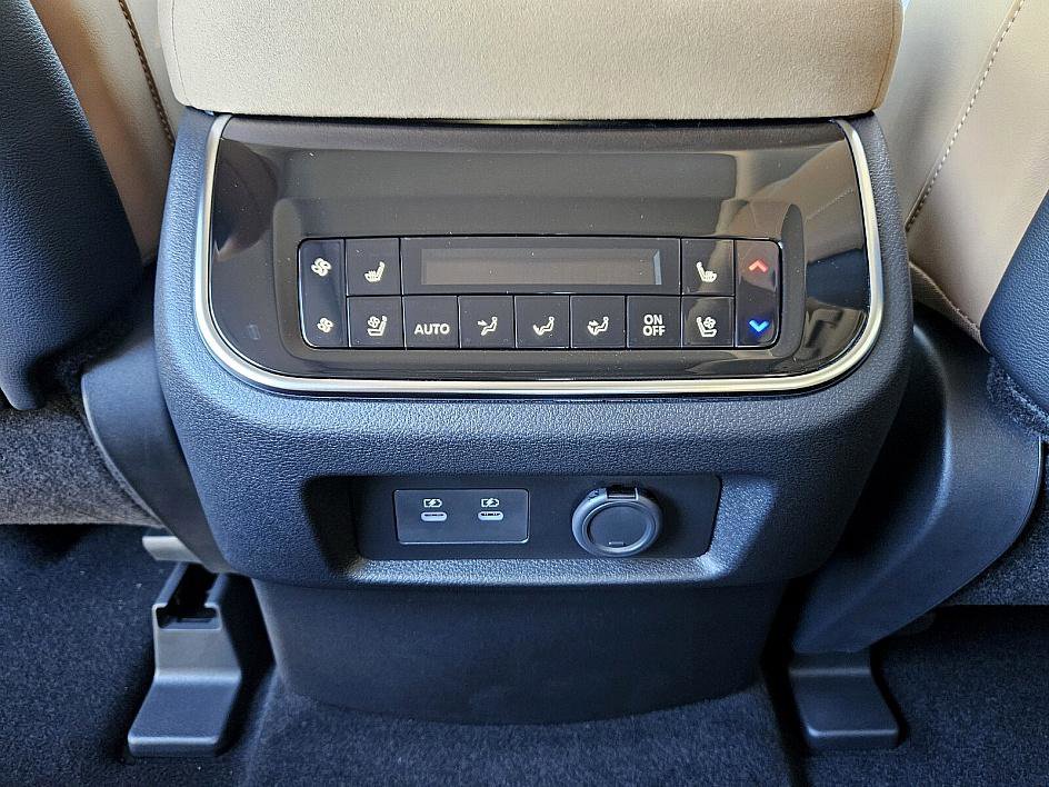 New 2026 INFINITI QX80 Luxe image 11