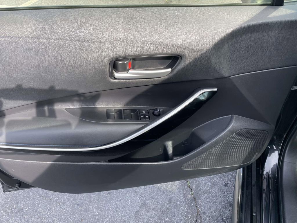 Used 2022 Toyota Corolla XSE image 26