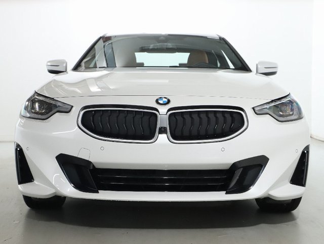 Used 2025 BMW 230i xDrive Coupe w/ Premium Package AWD/4WD image 6