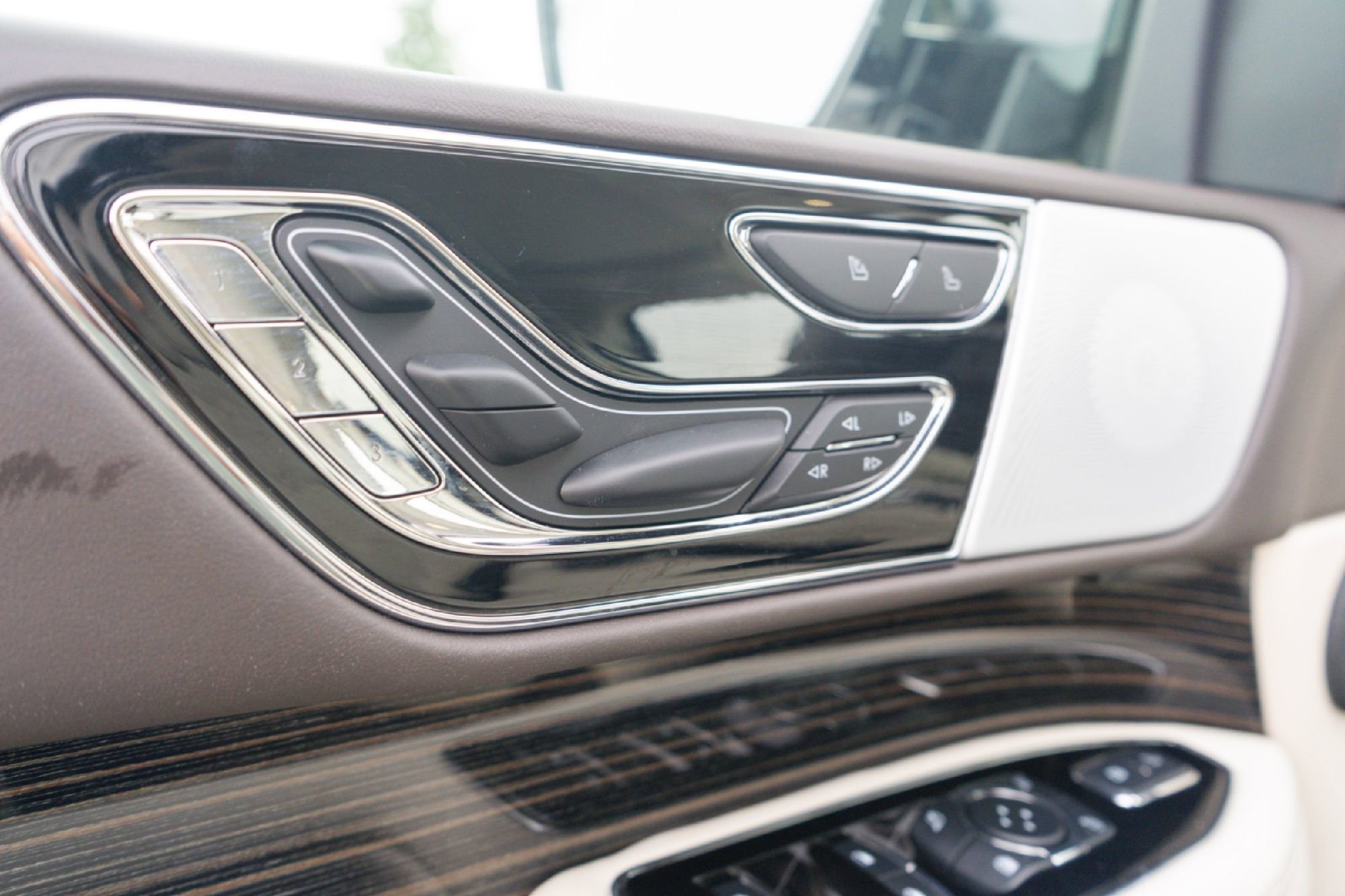 Used 2024 Lincoln Navigator Black Label AWD/4WD image 22