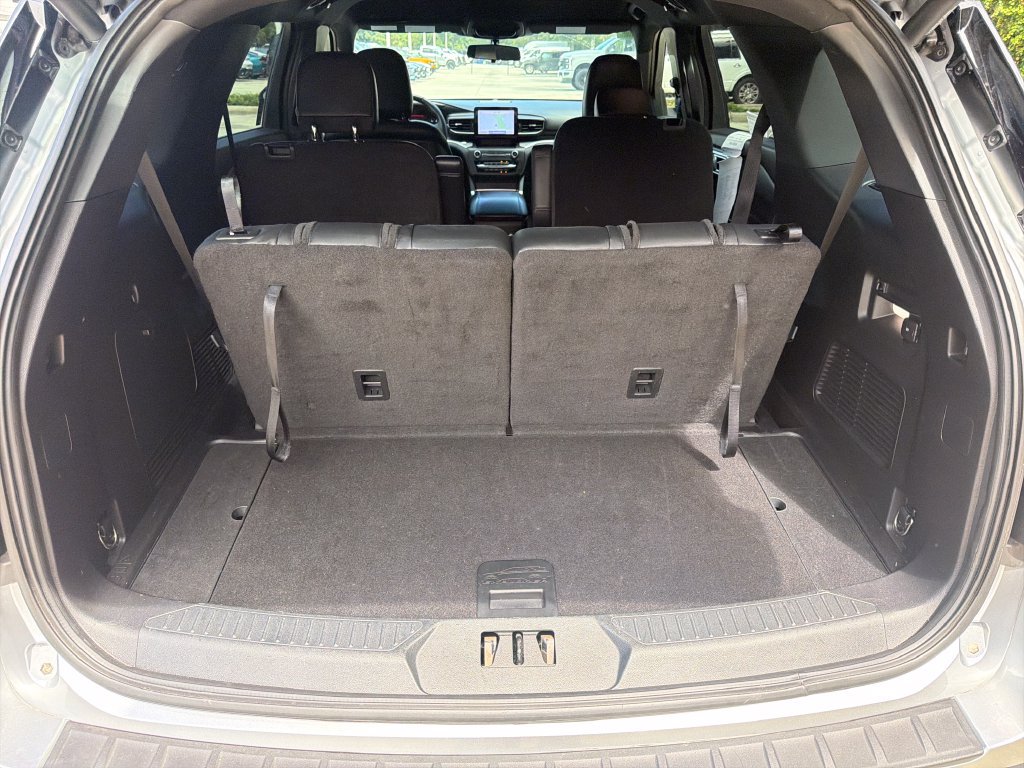 Certified 2020 Ford Explorer XLT w/ Equipment Group 202A RWD image 32