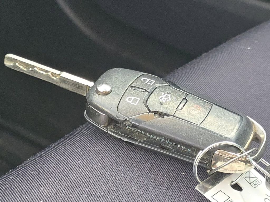 Used 2015 Ford Fusion SE image 31