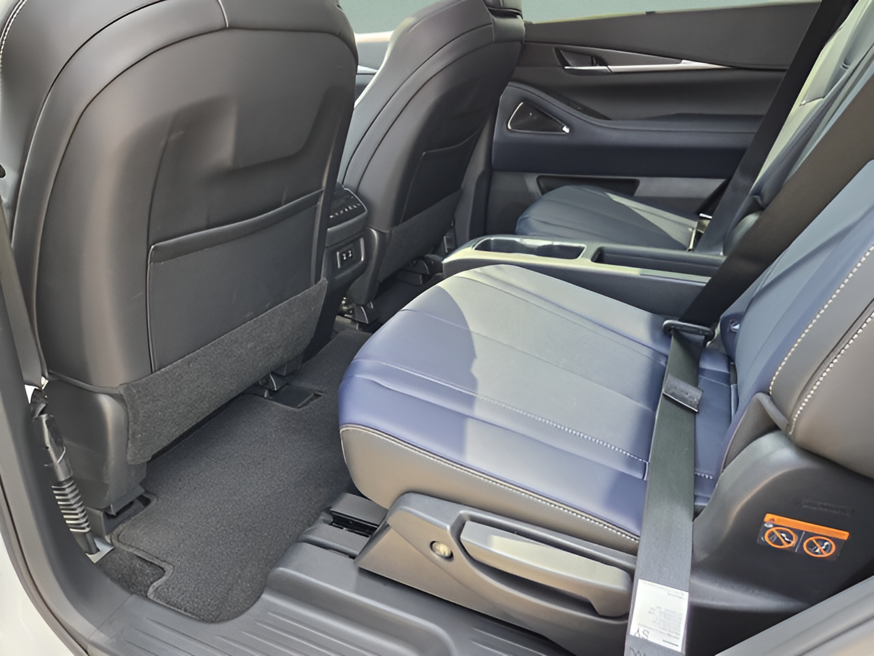 Certified 2026 INFINITI QX60 Sport w/ Dark Cargo Package AWD/4WD image 11