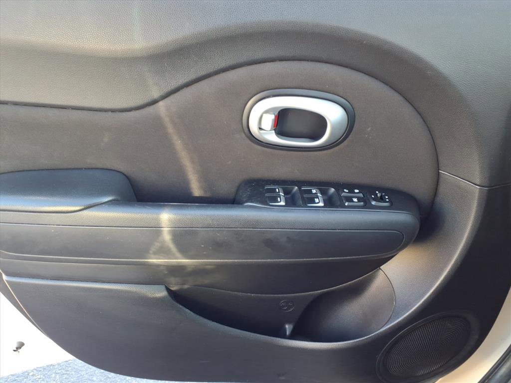 Used 2019 Kia Soul + image 23