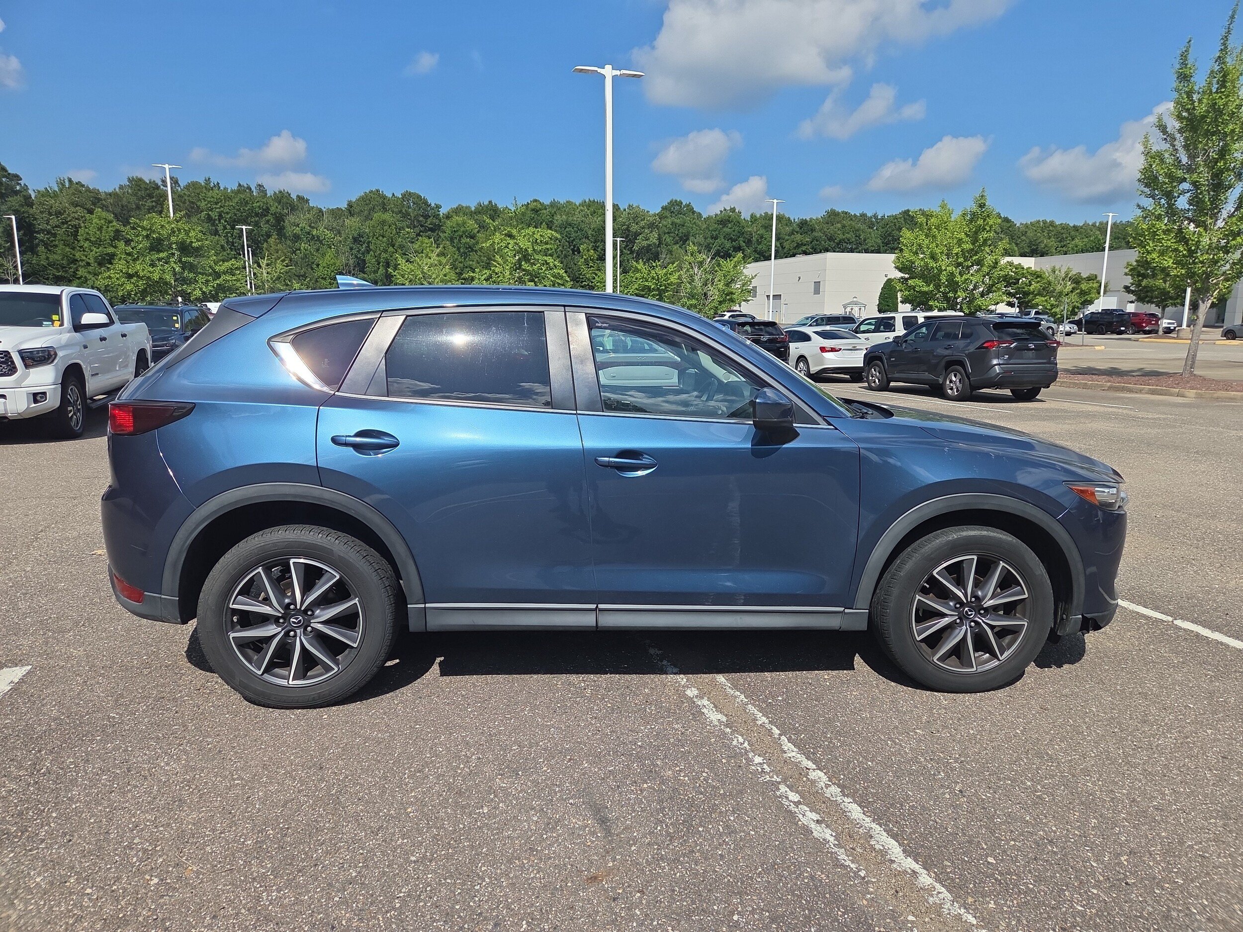 Used 2018 MAZDA CX-5 Touring AWD/4WD image 2