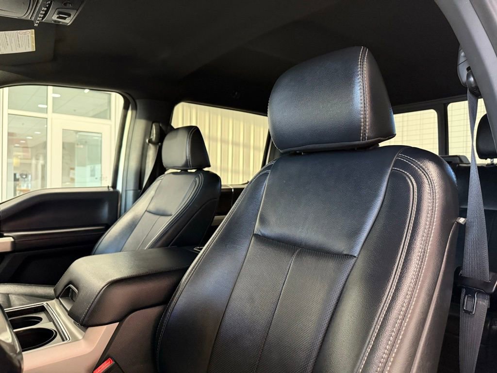 Used 2022 Ford F250 Lariat w/ Black Appearance Pkg image 27