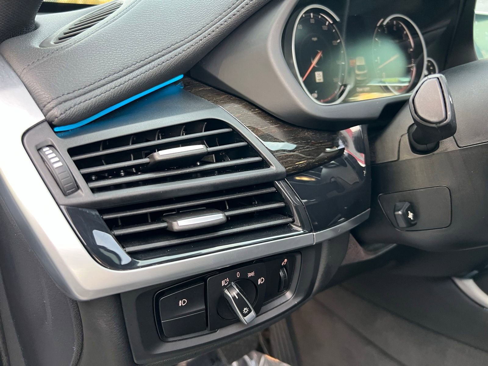 Used 2019 BMW X6 sDrive35i w/ Premium Package image 31